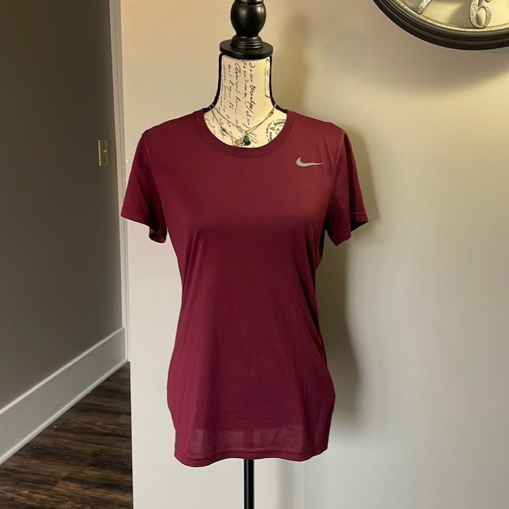 Nike top